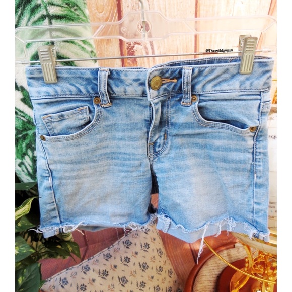American eagle light wash midi shorts ⚡️